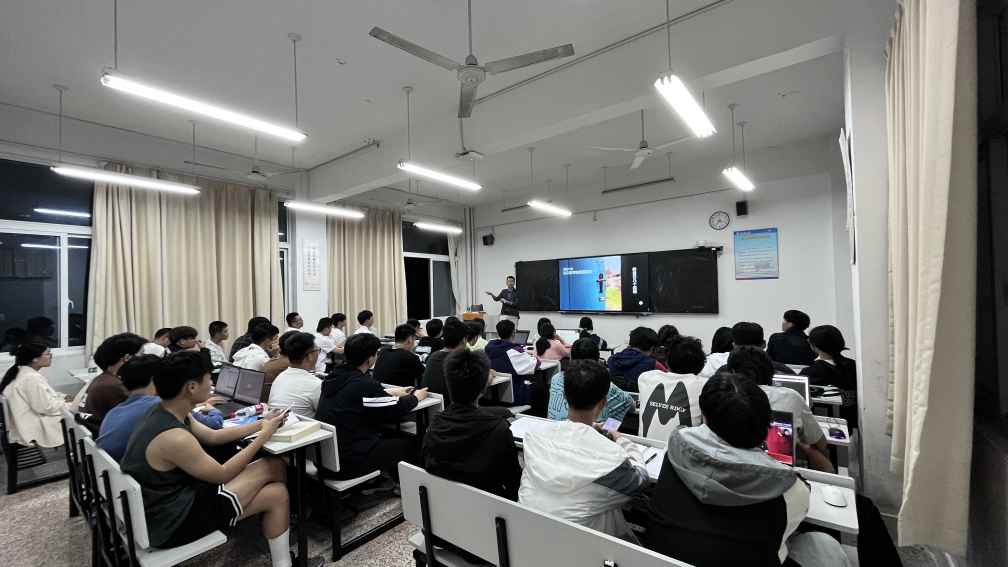 evo真人视讯科技集團在常熟理工學(xué)院舉辦兩場職業(yè)規(guī)劃講座