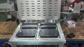 行遠(yuǎn)包裝盒式鹵制品包裝機(jī),熟食盒鎖鮮封口機(jī),可換模具