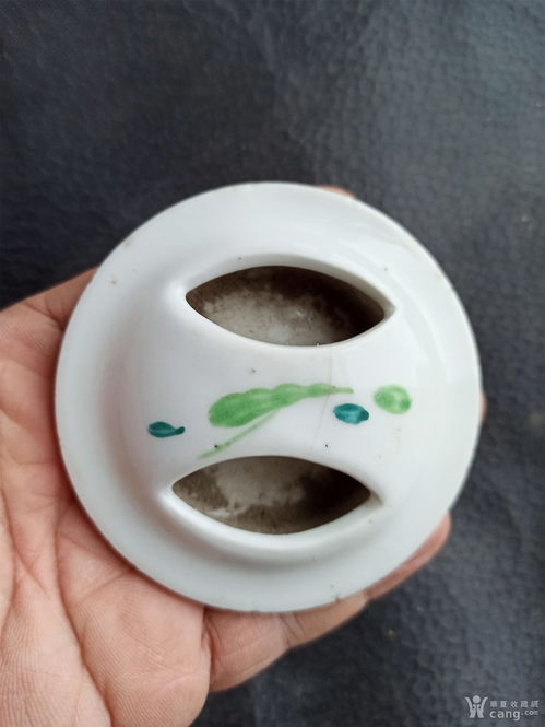 瓷器蓋子,有條短線如圖所示,粉彩蓋子